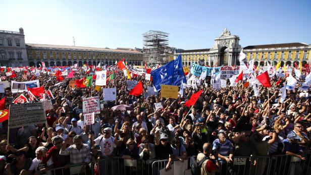 Portugal: Volk tobt gegen Sparpaket
