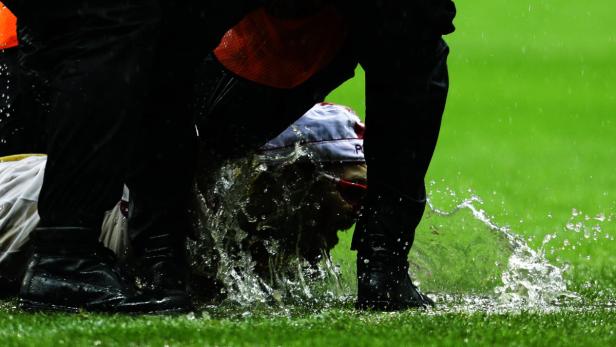 Wasserparty statt Fußballfest