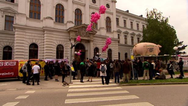 Staatsanwalt zielte mit Pistolenhand