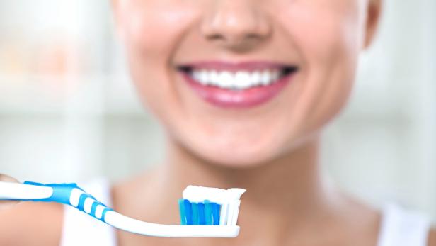 Weiße Zähne: Wie schädlich sind Whitening-Methoden?