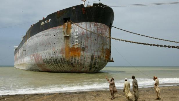Endstation Asien: Schiffsmüllhalde der Welt