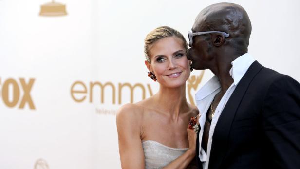 Heidi Klum und Seal auf dem roten Teppich der Emmy Awards.