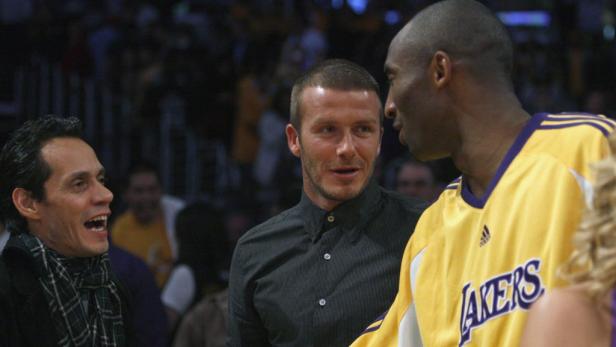 Beckhams und andere Stars beim Basketball