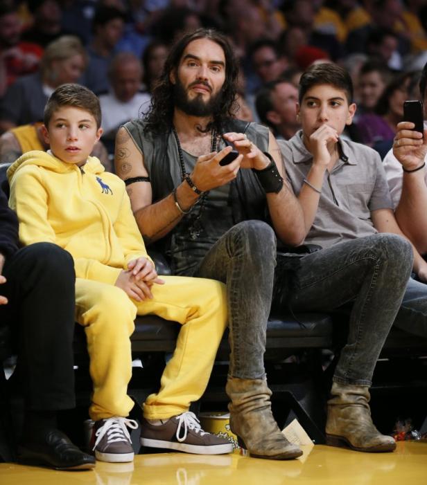 Beckhams und andere Stars beim Basketball