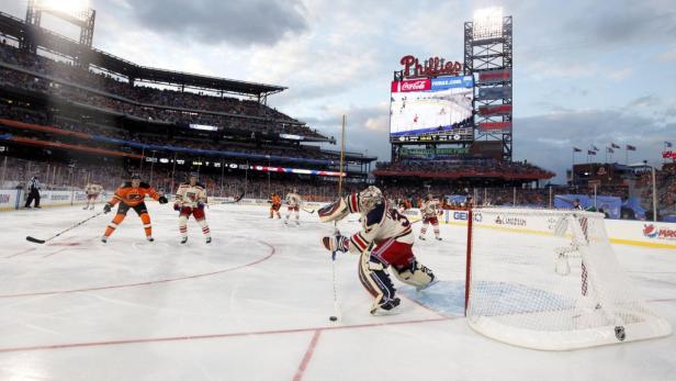 Eishockey-Spektakel unter freiem Himmel