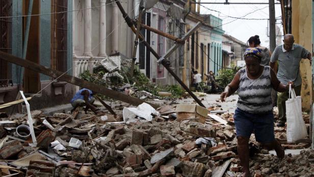 Hurrikan "Sandy" steuert auf USA zu