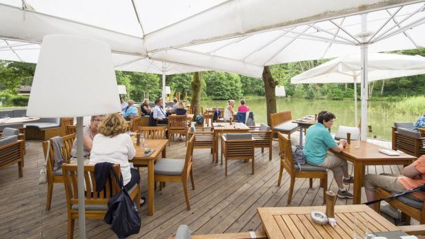 Klee am Hanslteich: Kraft tanken auf schicker Terrasse