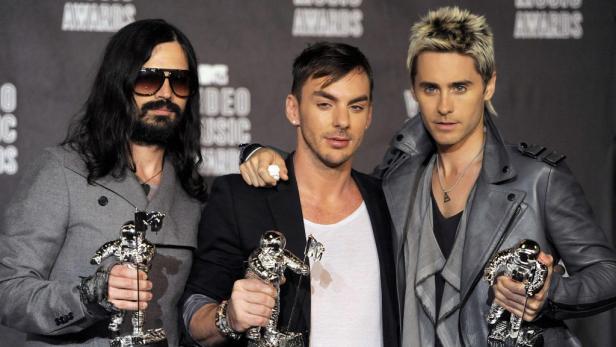 Die Band Thirty Seconds to Mars posiert mit ihren MTV Video Music Awards.