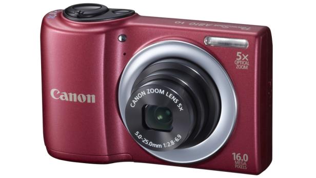 Eine rote Canon PowerShot A810 Digitalkamera vor einem weißen Hintergrund.