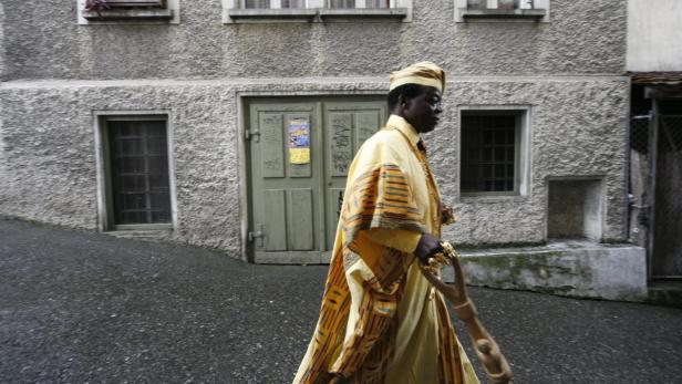 König in Afrika, Kfz-Meister in Ludwigshafen