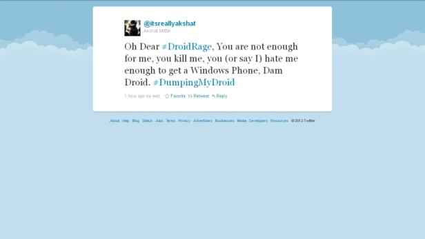 Ein Screenshot eines Tweets von @itsreallyakshat über seine Unzufriedenheit mit Android und seinen Wechsel zu Windows Phone.