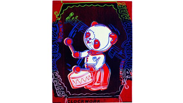 Ein stilisierter, farbenfroher Cartoon eines Panda-Bären, der auf eine Trommel schlägt.