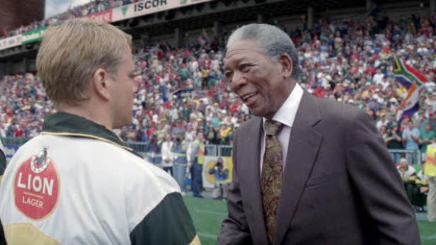 Morgan Freeman in einem Gespräch bei einem Rugby-Spiel in Südafrika.