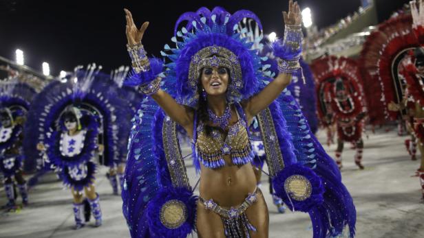 Samba olé: Farbenprächtiger Karneval in Rio