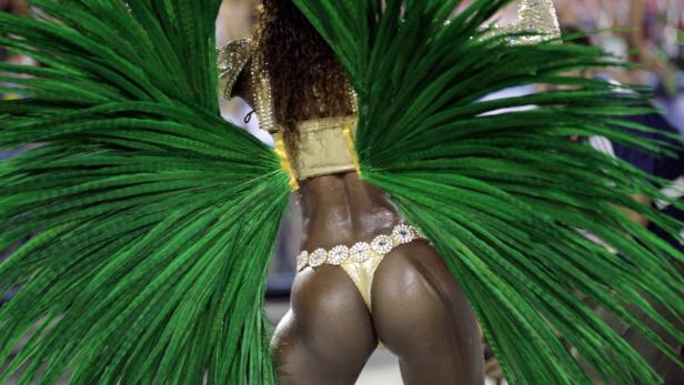 Samba olé: Farbenprächtiger Karneval in Rio