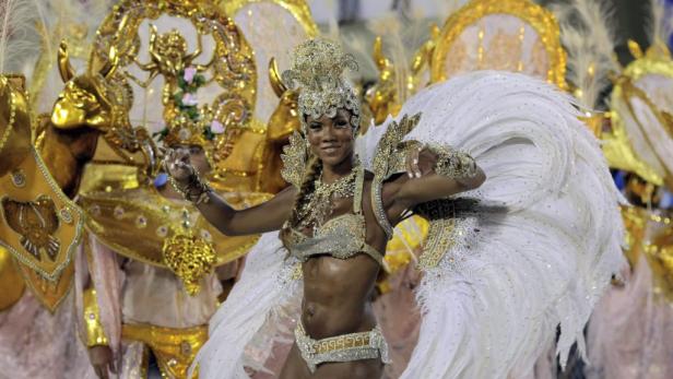 Samba olé: Farbenprächtiger Karneval in Rio