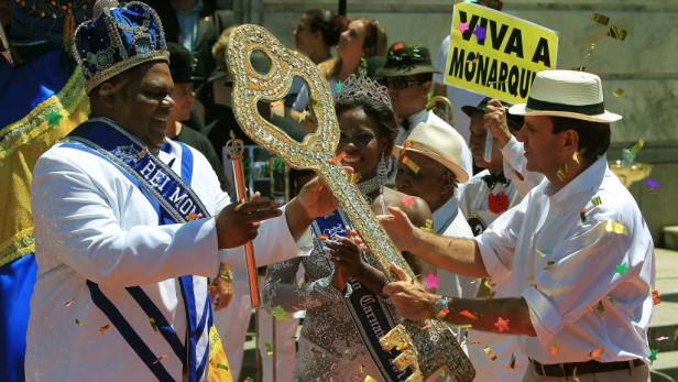 Samba olé: Farbenprächtiger Karneval in Rio