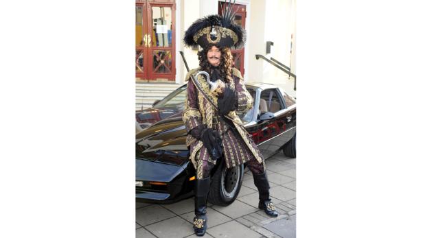 Puppen & Piraten: Fasching in Hollywood