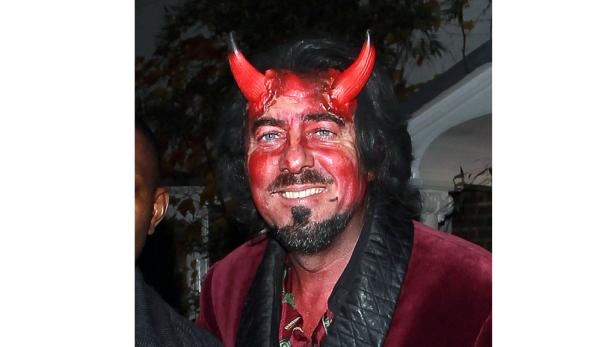 Puppen & Piraten: Fasching in Hollywood