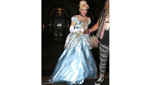 Puppen & Piraten: Fasching in Hollywood