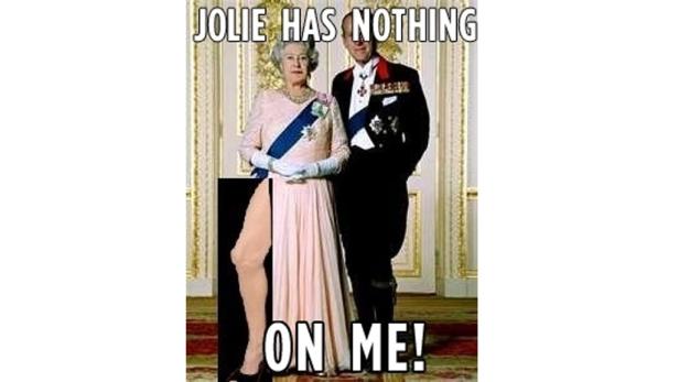 Jolies Bein-Posing sorgt für Lacher