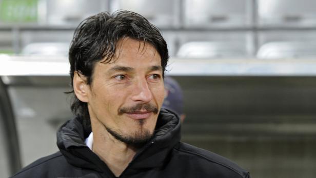 Porträt des ehemaligen deutschen Fußballspielers Mehmet Scholl.