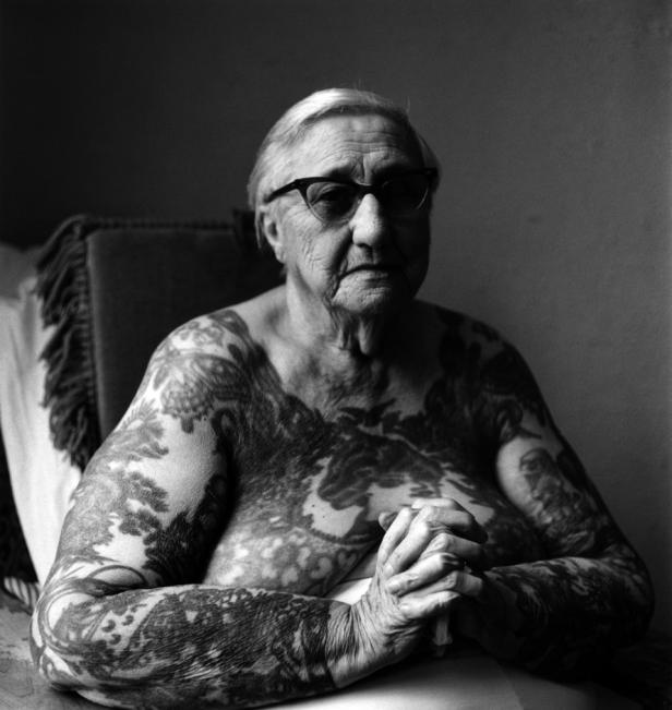Frauen und ihre Tattoos