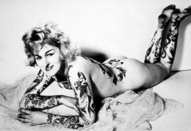 Frauen und ihre Tattoos