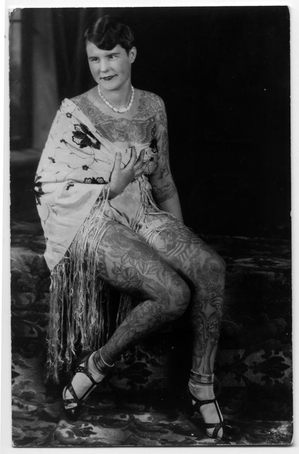 Frauen und ihre Tattoos