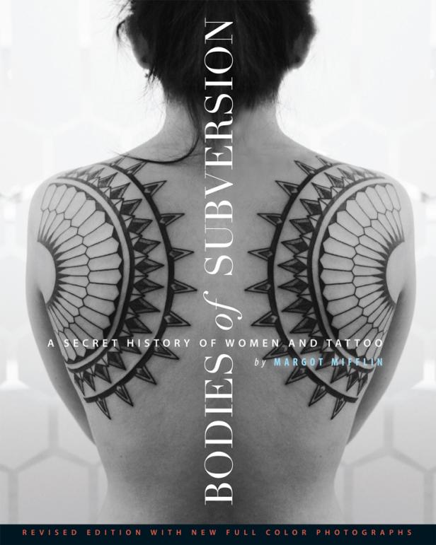 Frauen und ihre Tattoos