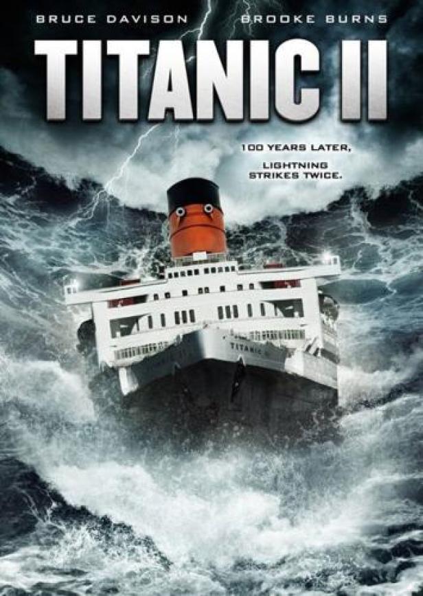 Das Filmplakat für „Titanic II“ zeigt ein Schiff in stürmischer See.