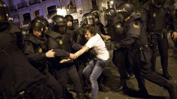 Madrid: "Empörte" wurden weggeräumt