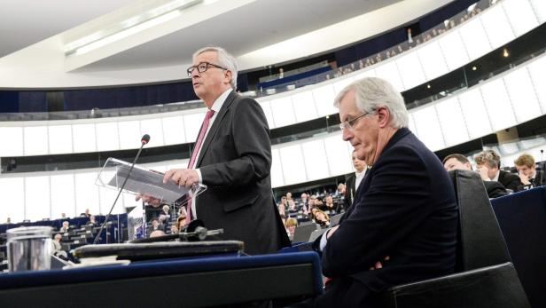 EU-Parlament: Hitzige Debatte um Brexit-Linie