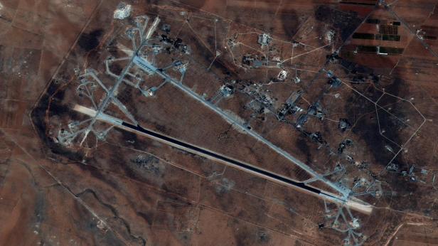 Ein Luftangriff und dann? Assad sitzt in Syrien fest im Sattel