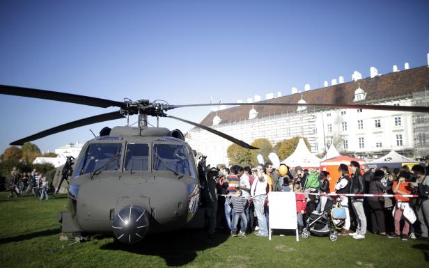 Nationalfeiertag: Action, Andacht und Angelobung