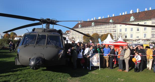 Nationalfeiertag: Action, Andacht und Angelobung