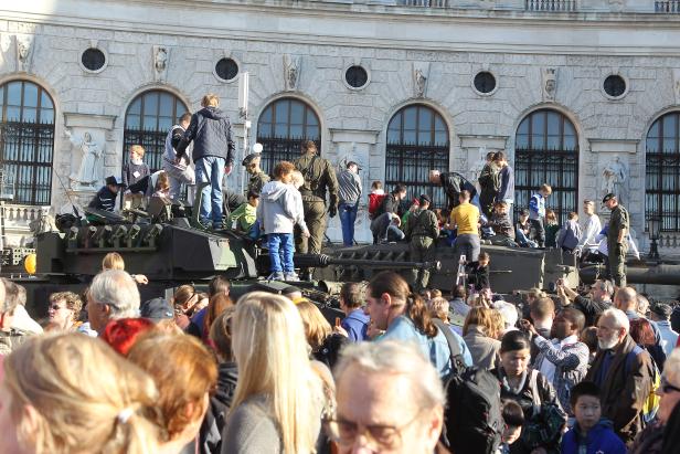 Nationalfeiertag: Action, Andacht und Angelobung