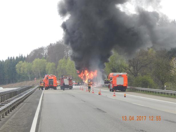 Österreichischer Reisebus geriet auf deutscher Autobahn in Brand