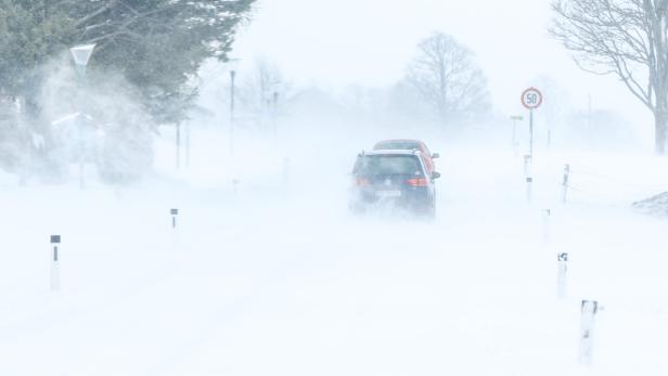 Wintereinbruch: Autobahnen wieder befahrbar