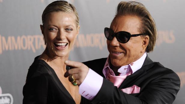 Mickey Rourke und Elena Kuletskaya bei der Premiere von „Immortals“ im Jahr 2011.