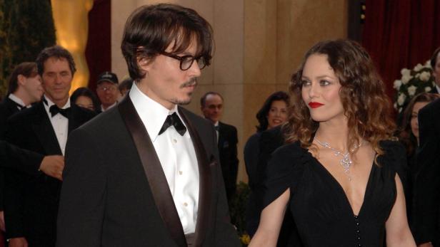 Paradis turtelt mit Carla Brunis Ex