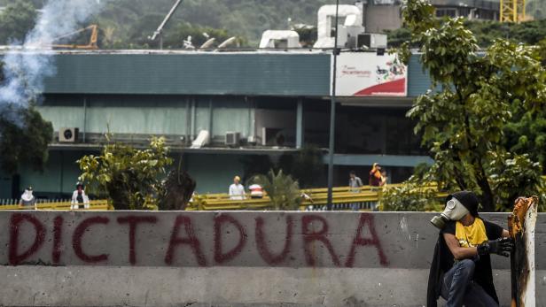 Zwölf Tote bei nächtlichen Unruhen in Caracas
