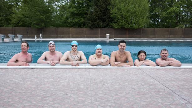 Freibad-Eröffnung: "Heast, da schwimmen wirklich Leute"