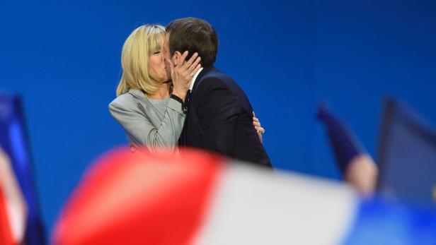 Frankreich: Erste Le-Pen-Attacken auf Macron
