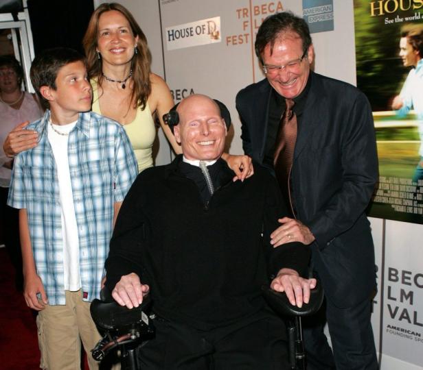 Christopher Reeve mit Familie und Robin Williams auf dem Tribeca Film Festival.