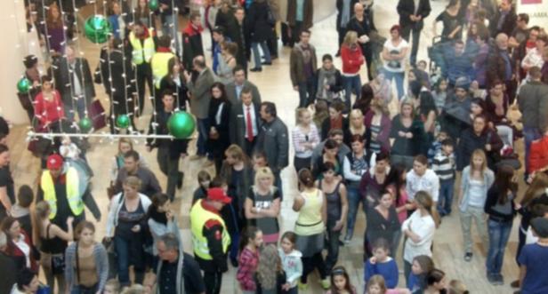 Hunderte bei Flashmob in SCS