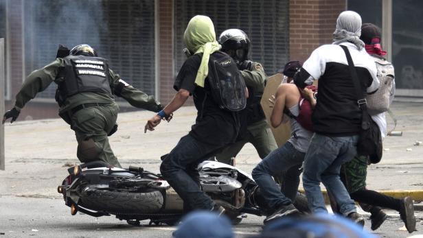 Heftige Unruhen in Venezuela: Studentenführer erschossen