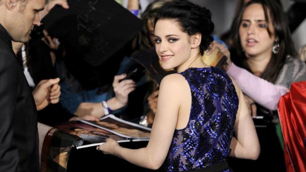 Kristen Stewart versteckt sich bei den Eltern