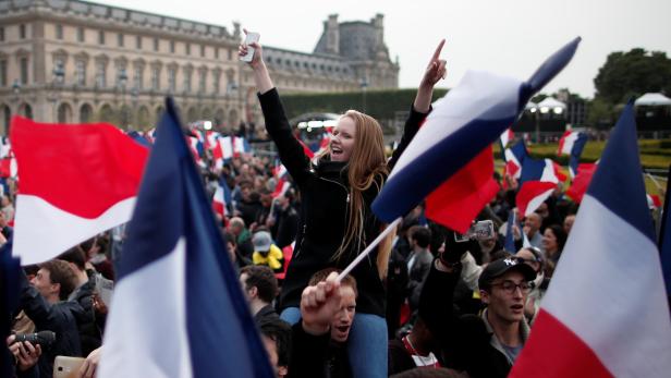 Macron wird französischer Präsident: "Lasst uns Frankreich lieben"
