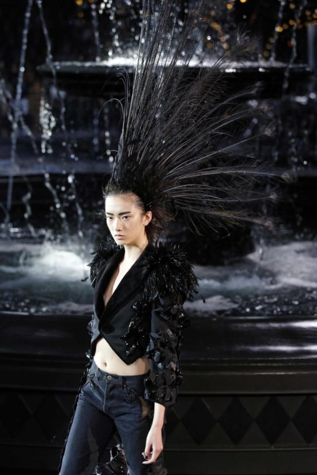 Louis Vuitton schnappt sich Nicolas Ghesquiere